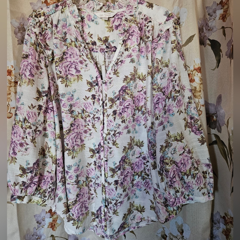 Lauren Conrad Light Pink Floral Top, Large